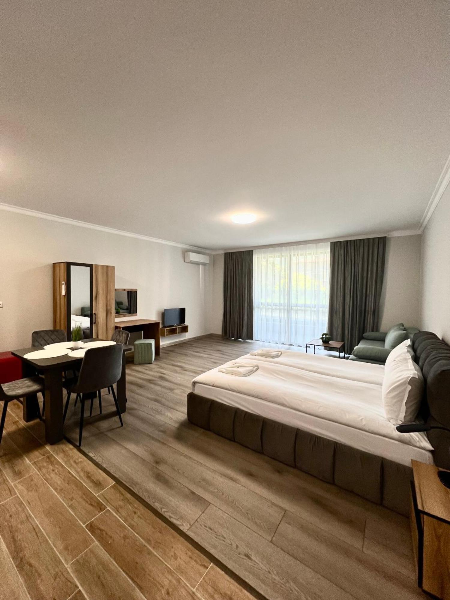 Green Park Apartments And Rooms For Guests Asenovgrad Exteriör bild