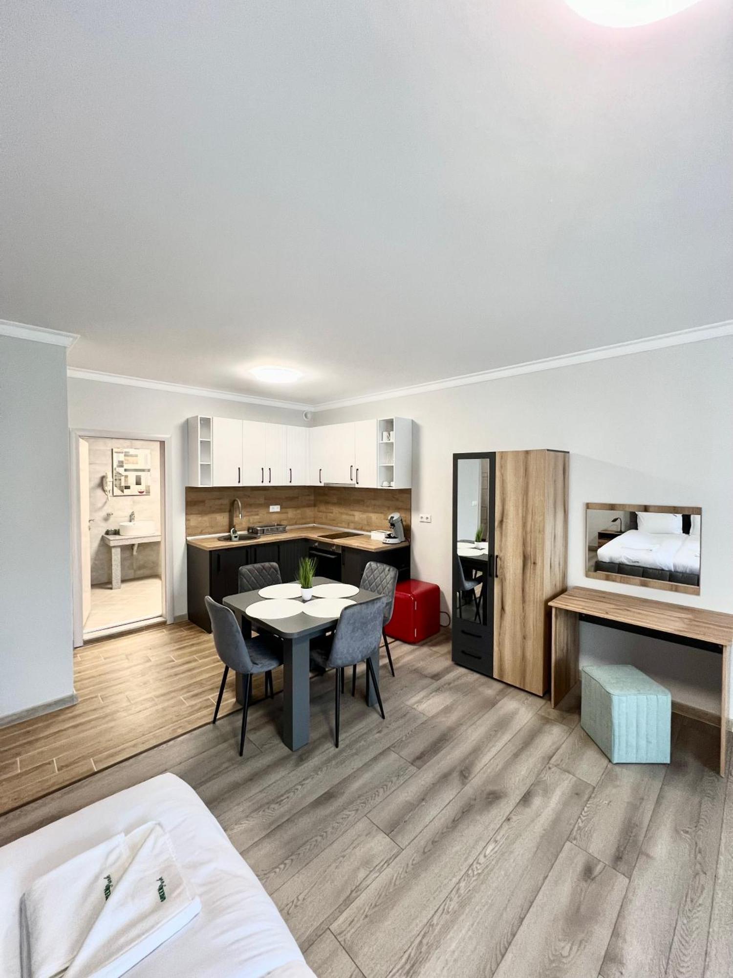 Green Park Apartments And Rooms For Guests Asenovgrad Exteriör bild